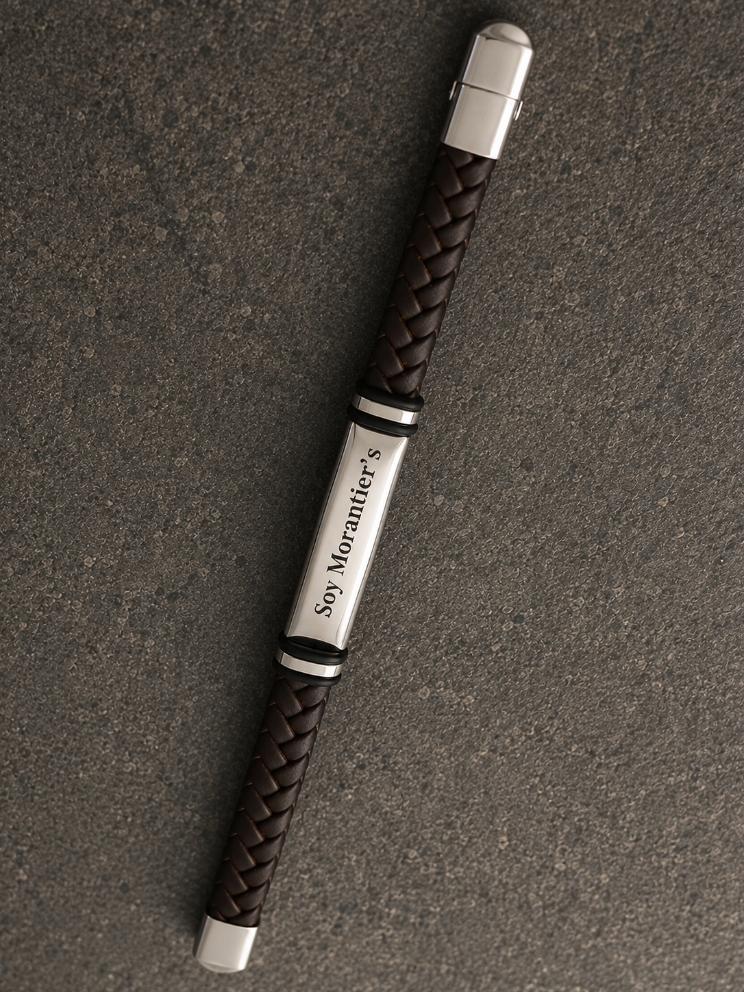Pulsera artesanal "Soy Morantier's" | Cuero y acero inoxidable - Imagen 3